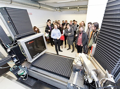Der Ray Scan 250 E - ein Dual Source Computertomograph - faszinierte die Besucher.